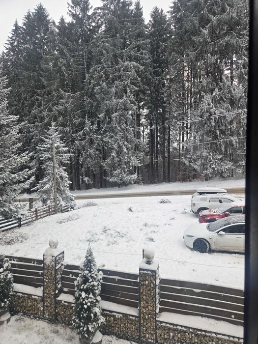 Proprietar, Inchiriez Apartament de vacanta 2 camere Predeal-Brasov, complet mobilat si utilat, curte, parcare si loc depozitare-comune.