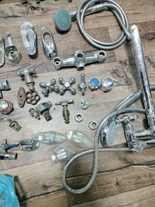 Продам смеситель и др на запчасти