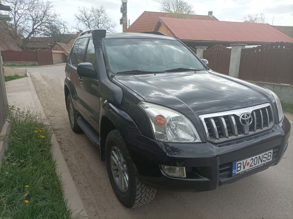 Vând Toyota Land Cruiser J 120 ,3 uși