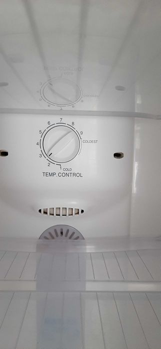 Продавам хладилник LG