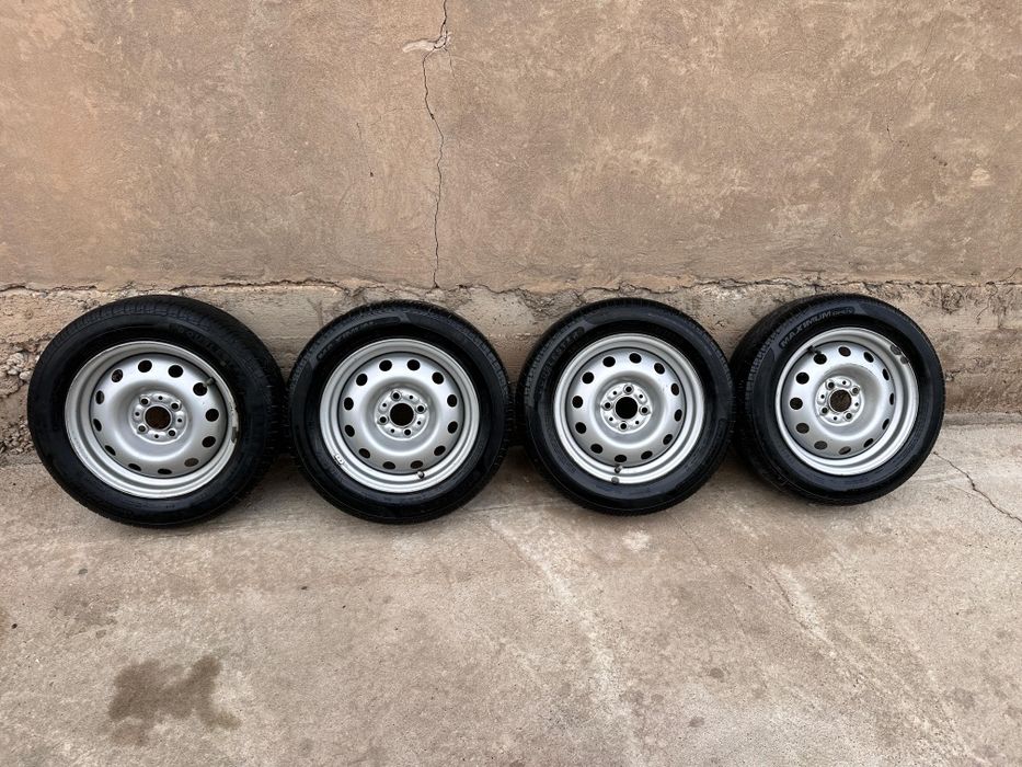 Продается Шины с диском