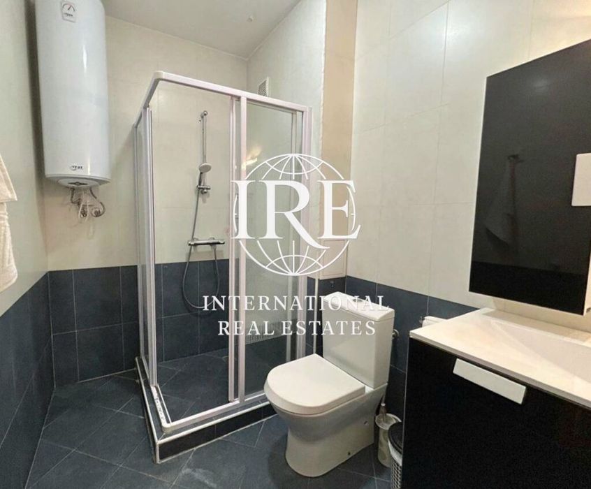 International Real Estates (IRE) представя: Двустаен апартамент с фро