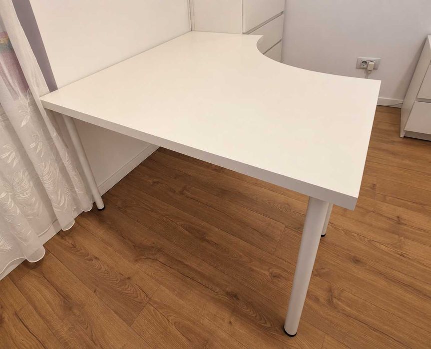 Birou de colt IKEA alb 120 × 120 × 74 cm (L × A × H)