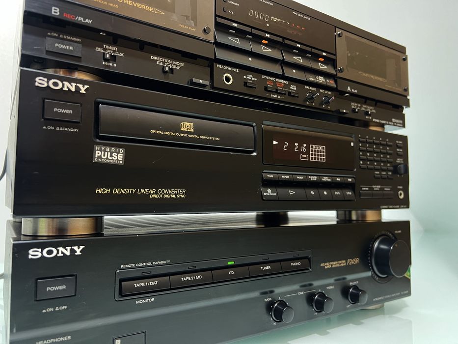 Linie Sony dublu deck Sony TC-WR800 auto reverse, Amplificator Sony TA-F245R, CD-player Sony CDP-411