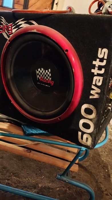 Бас колона-колона за кола