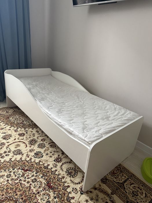 Продам детскую кровать 70х160  есть торг