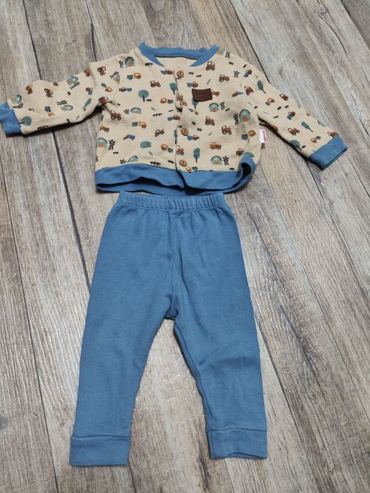 Продам детские комбинезоны