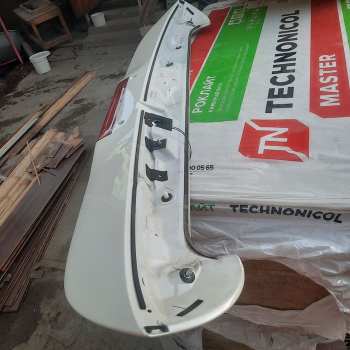 Продам спойлер на машину