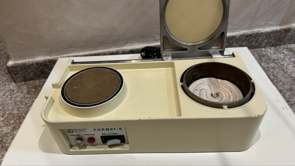 Термоформовъчна машина Schütz Dental Format S за изтегляна на шини. S