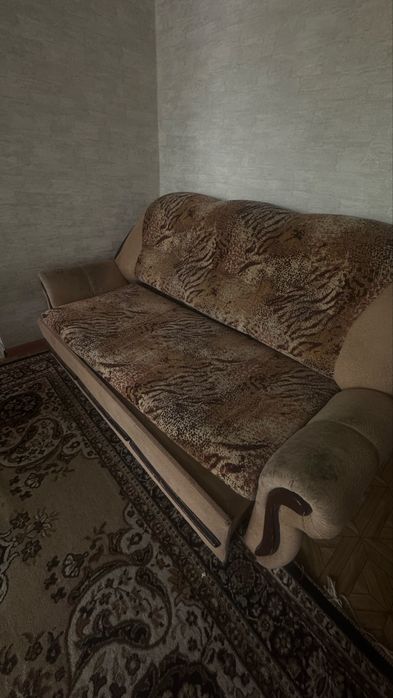 Отдадим диван, для дачи