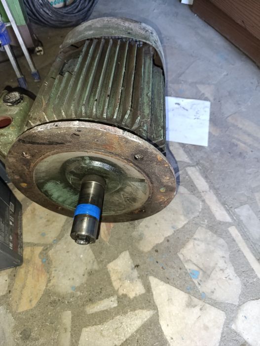 Продам электродвигатель.