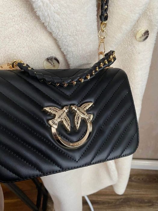 Чанти PINKO, кожата е като естествена