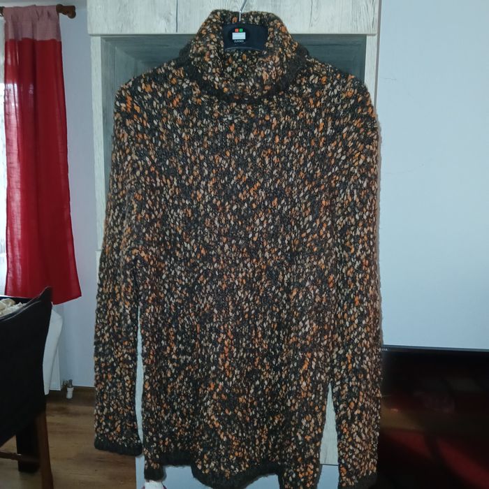 Pulovar nou  cu lana