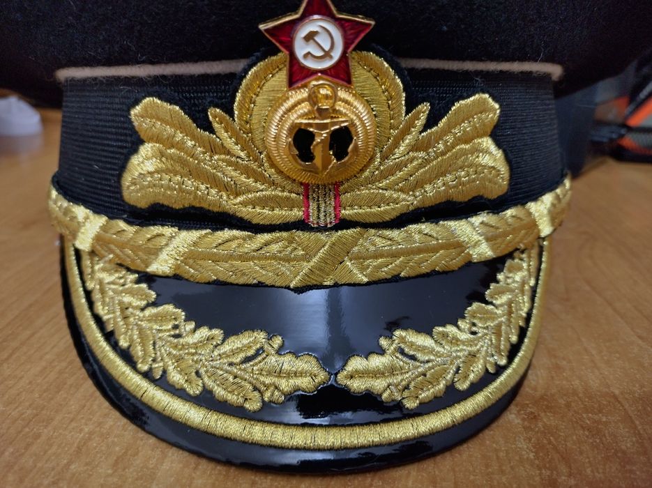 Chipiu Cascheta Casca Militara Parada Amiral Comunista Sovietica  Plus Un Tricou Pentru Marinari