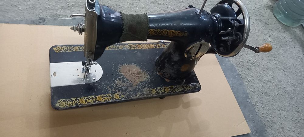 Продам швейную машинку