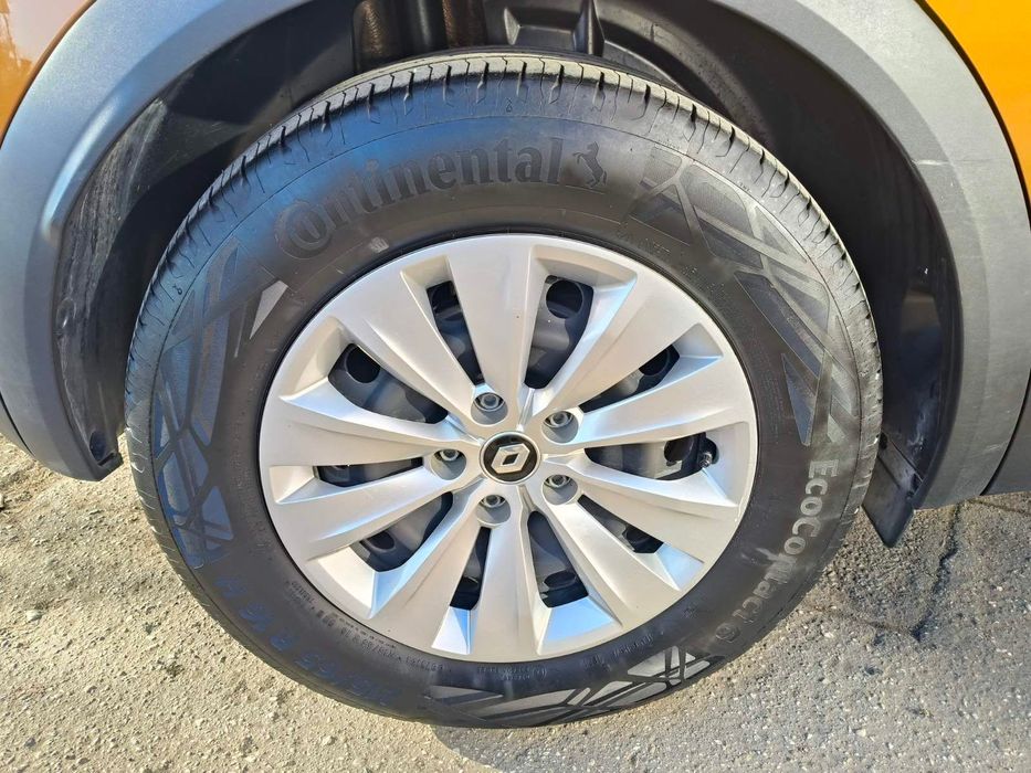 Продавам Рено Каптюр 2022 г