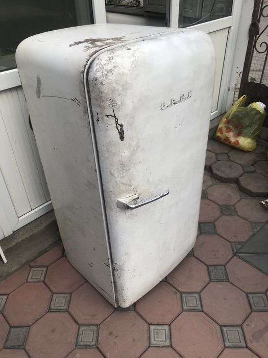 Продам холодильник советский