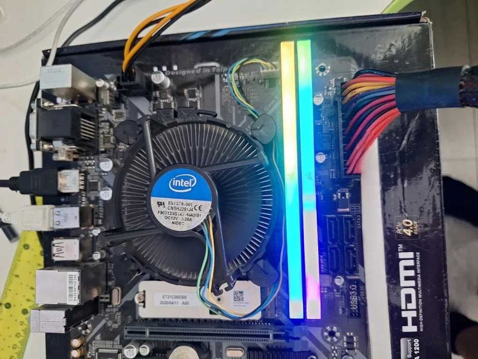 Kit Corsair Vengeance RGB RS 64GB DDR4 2x32GB  3200Mhz