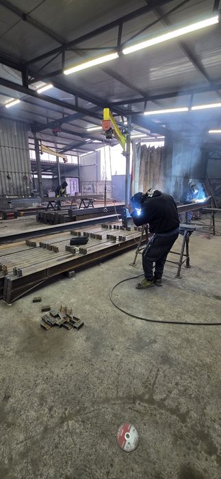 Hala metalica de vânzare