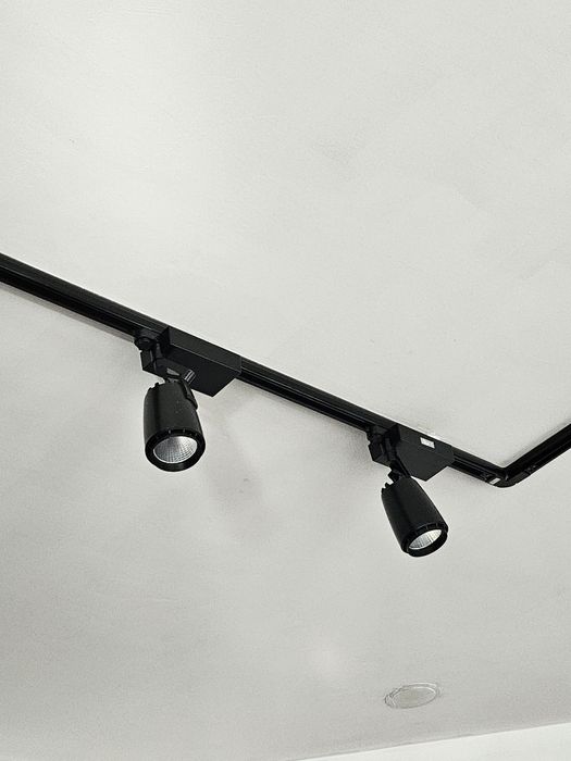 Прожектори , лампи