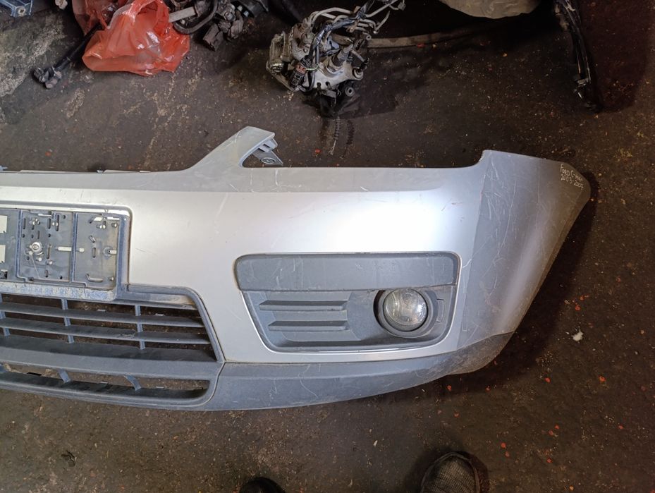 Бампер передний на Форд Фокус мk2