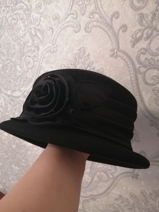 Продам шляпу с розой