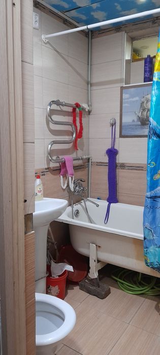 Сдаю  1  место в комнате  .