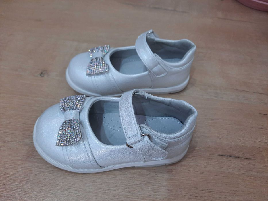 Детские туфли для девочек