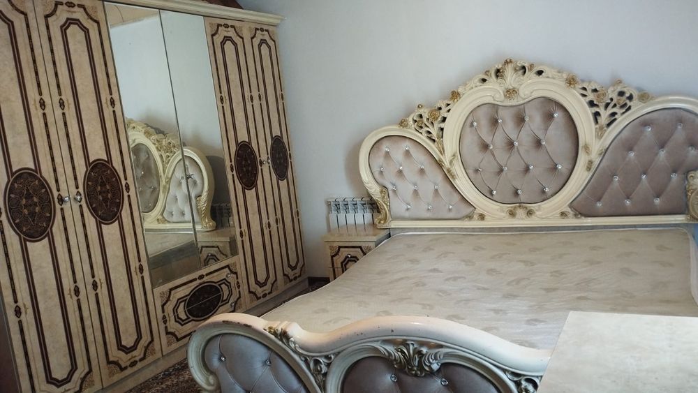 Спальный гарнитур