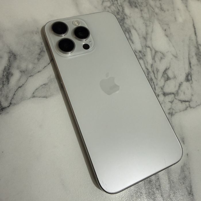 Продам айфон 15 про макс ,256гб