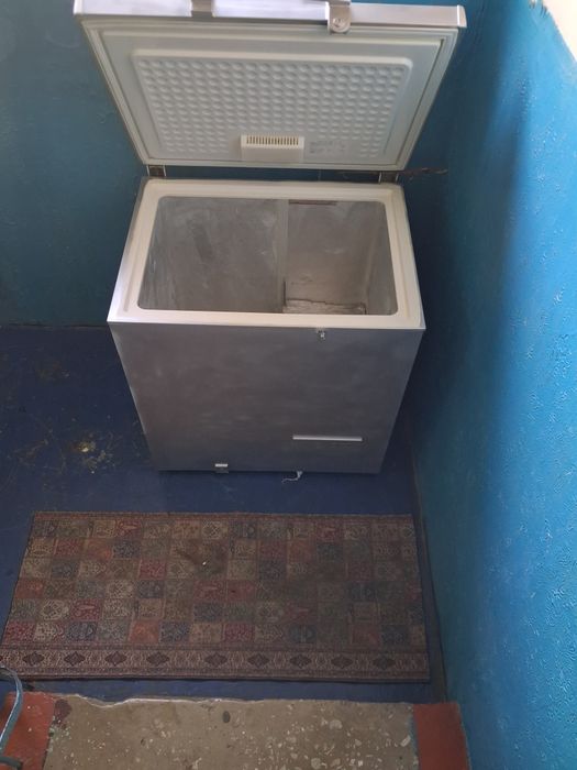 Продам холодильник компакныи