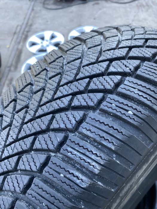 215/65/16 Bridgestone 4 бр 2022