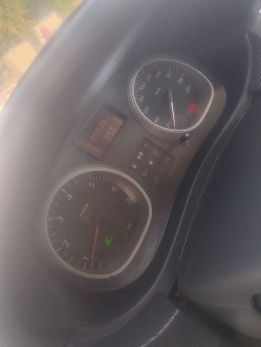 Vand Dacia Duster 2013 sau schimb
