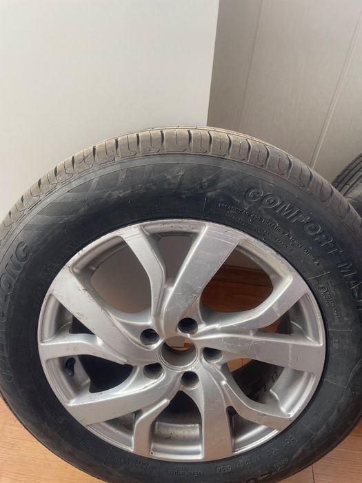 Продам летние шины с дисками