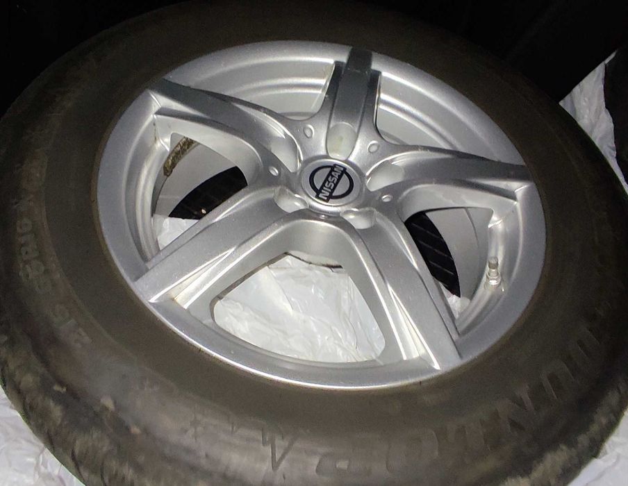 Roți de  iarnă  Nissan 215/65/R16 DUNLOP