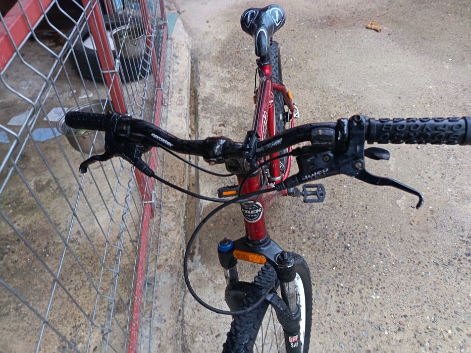 Bicicleta cubfrane hidraulice