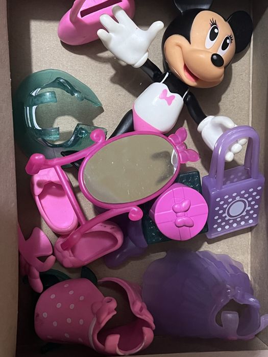 Minnie Mouse 3 schimburi de haine