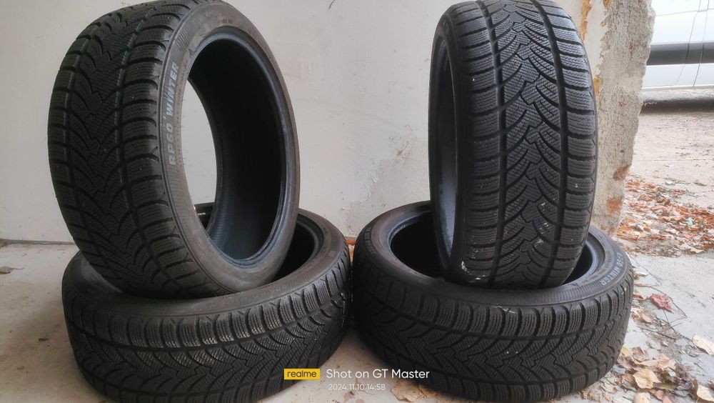 225 40 18 Set 4buc aproape noi