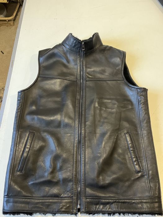 Продавам нови мъжки кожени елеци