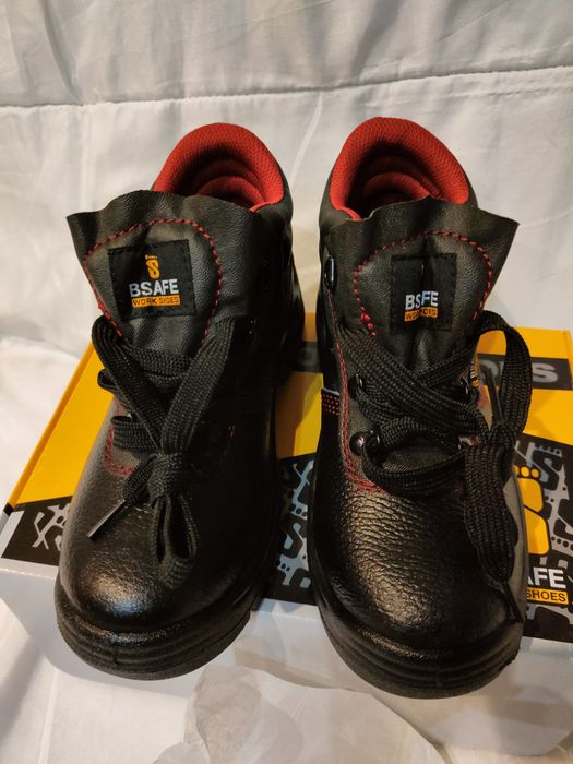 Работни дамски обувки