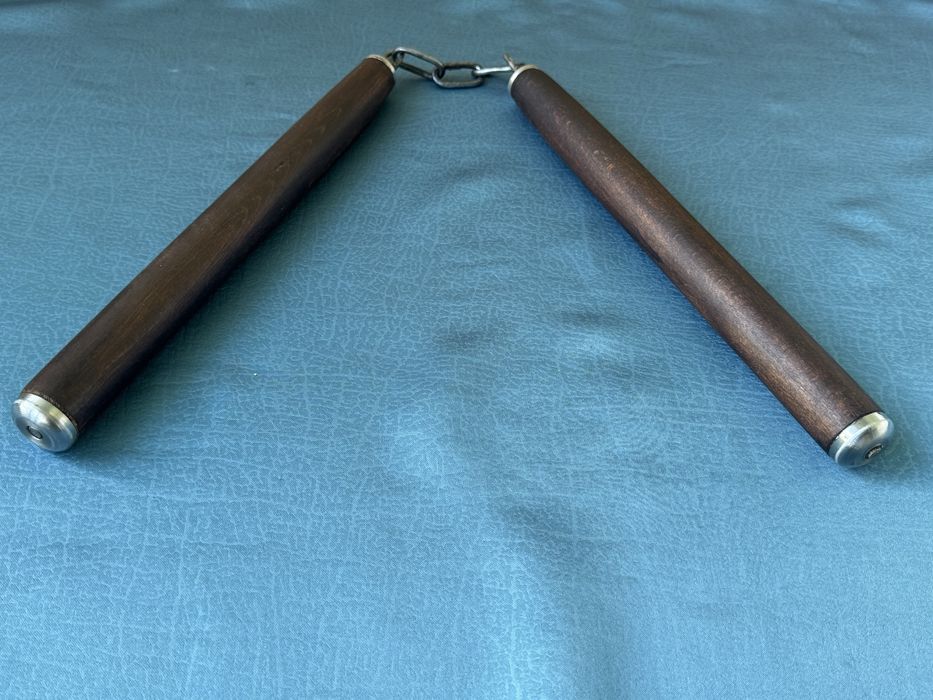 Старо дървено нунчаку