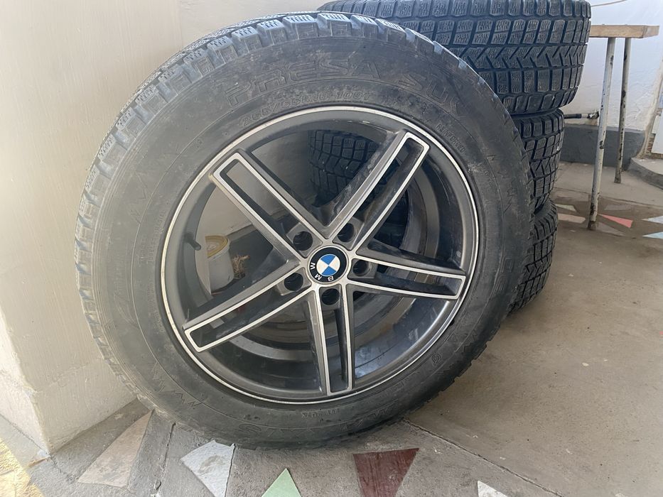 Продам Шины на БМВ X5