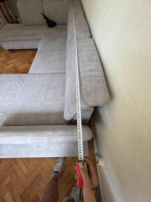 Продавам спешно диван