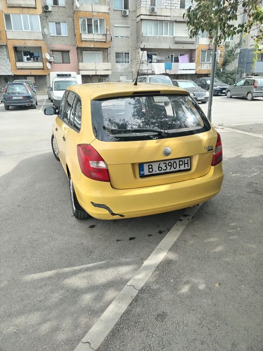 Продавам Шкода Фабиа 1.6 D