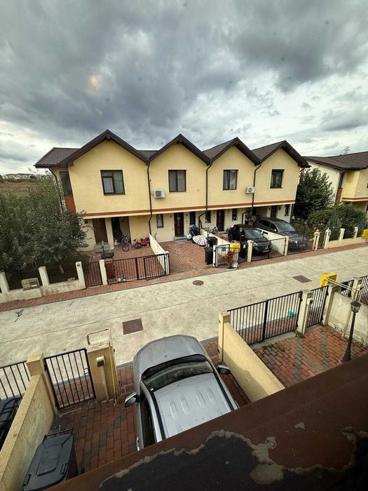 Casă cu 3 camere la preț de apartament, în oraș!