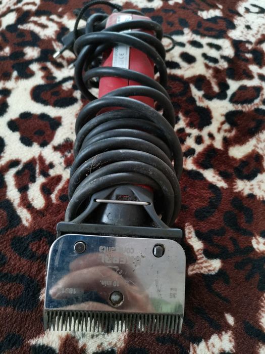 Mașina de tuns pentru Cai