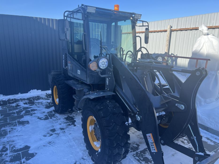 Продам  погрузчик  новый