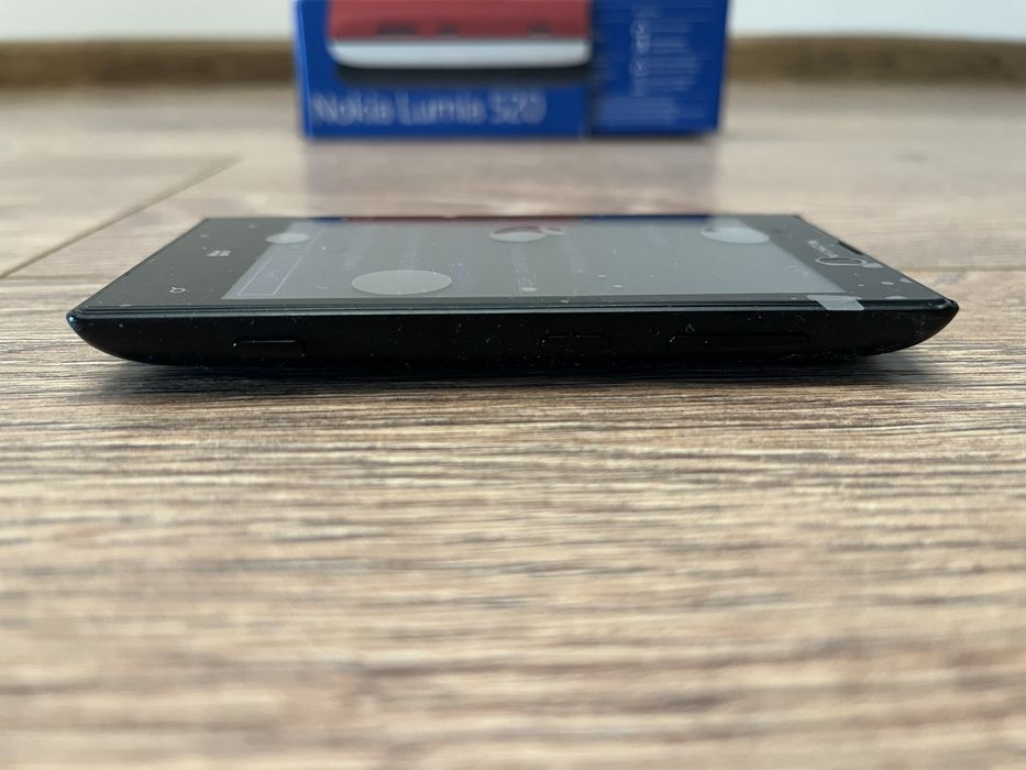 Nokia Lumia 520 пълен комплект GSM/ГСМ smart phone/смартфон