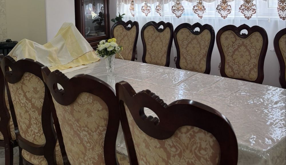 Продам 10 стульев