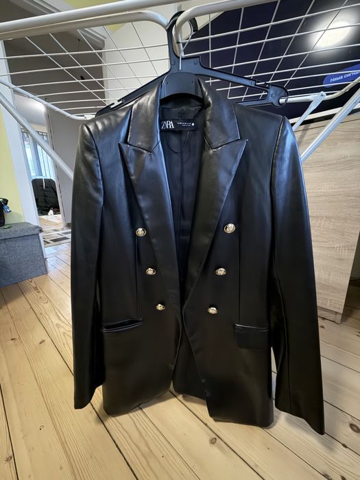 Блейзери,палта и панталон